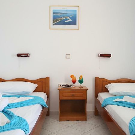 Theocharis Bros - Studios Apartments Áyios Nikítas المظهر الخارجي الصورة