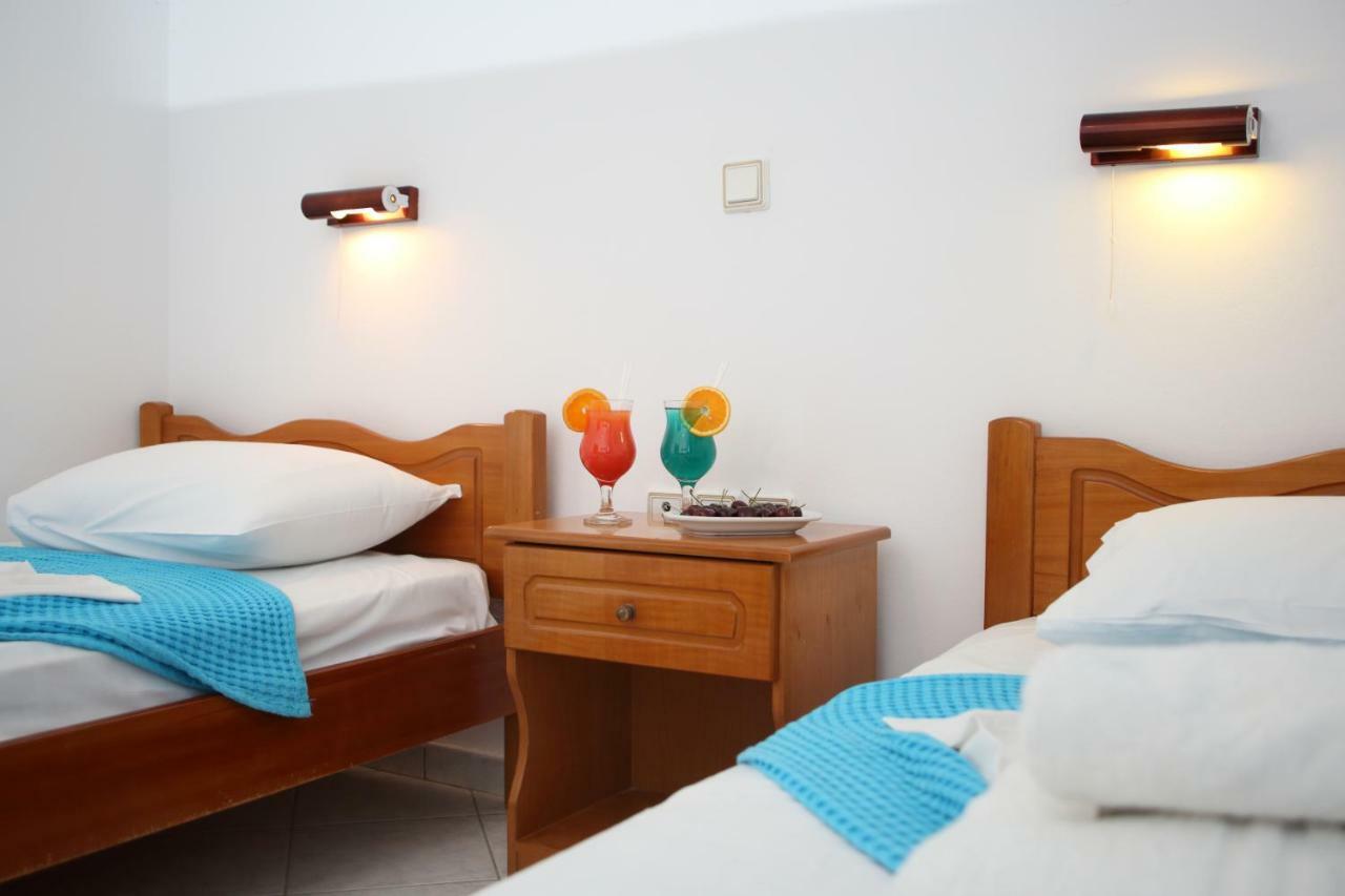 Theocharis Bros - Studios Apartments Áyios Nikítas المظهر الخارجي الصورة