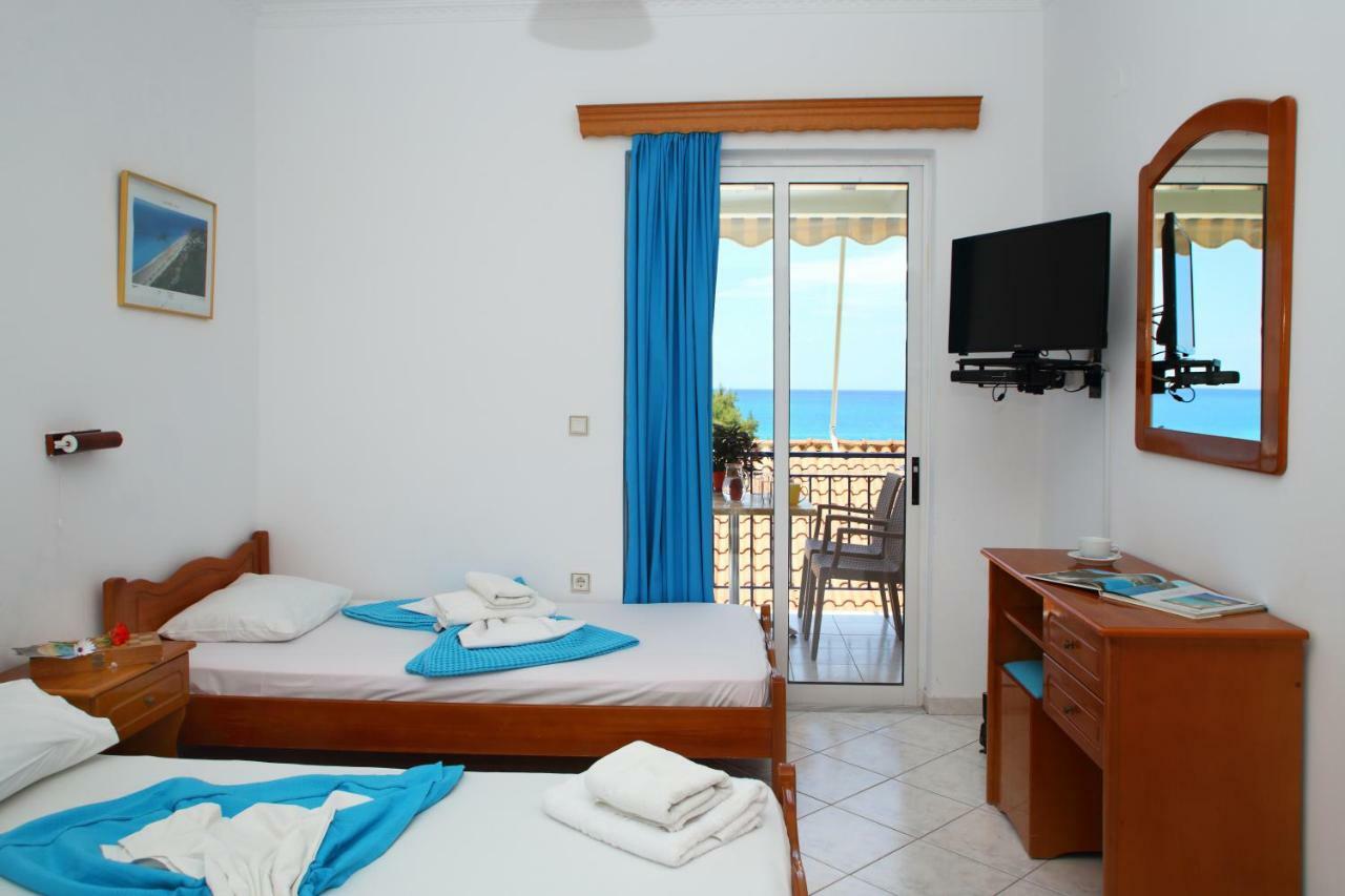 Theocharis Bros - Studios Apartments Áyios Nikítas المظهر الخارجي الصورة