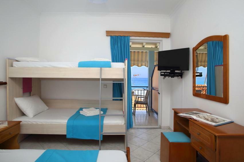 Theocharis Bros - Studios Apartments Áyios Nikítas المظهر الخارجي الصورة